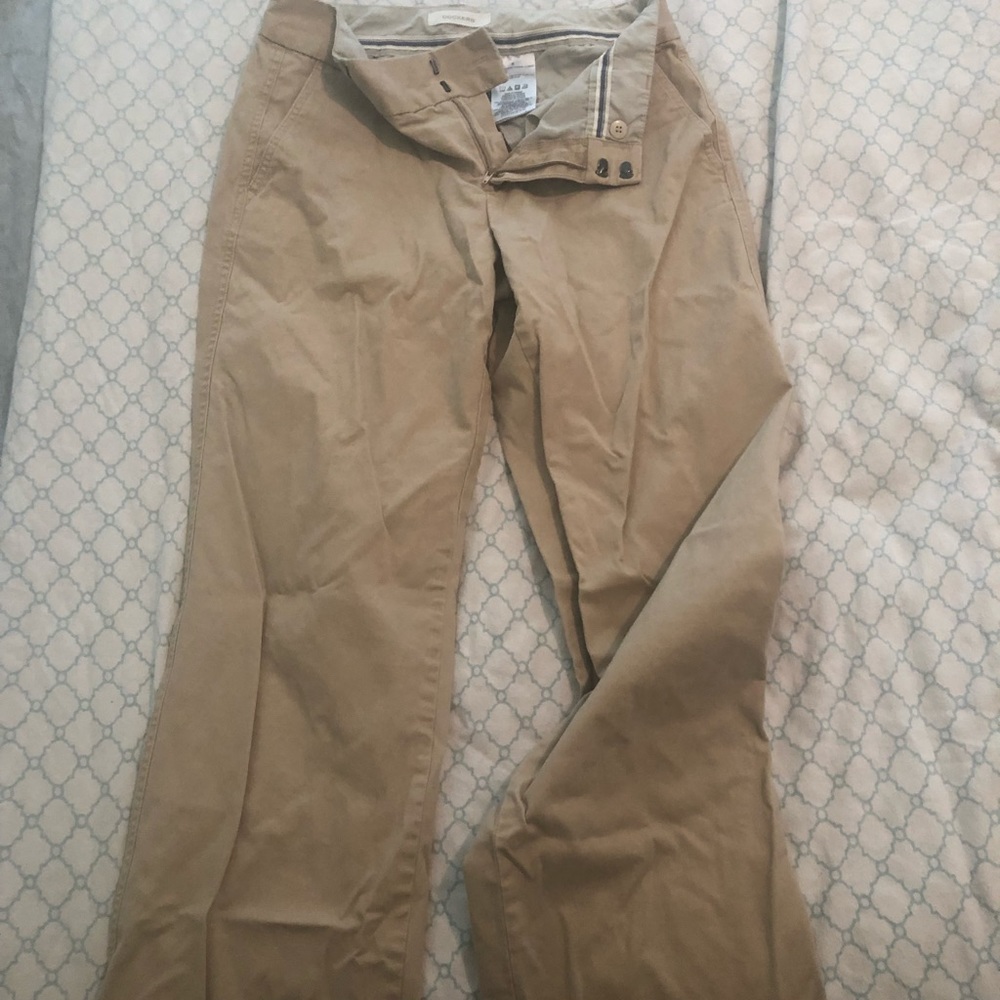 Dockers size 4 Khaki broken in pants
